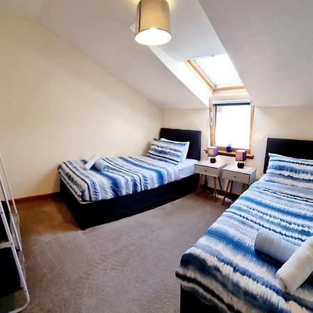 Stylish 2 Bedroom - 2 Miles Inverness City Centre ภายนอก รูปภาพ