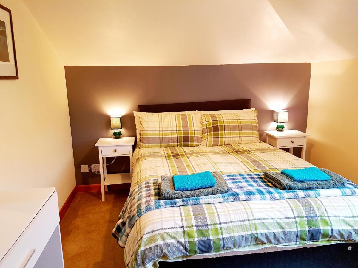 Stylish 2 Bedroom - 2 Miles Inverness City Centre ภายนอก รูปภาพ
