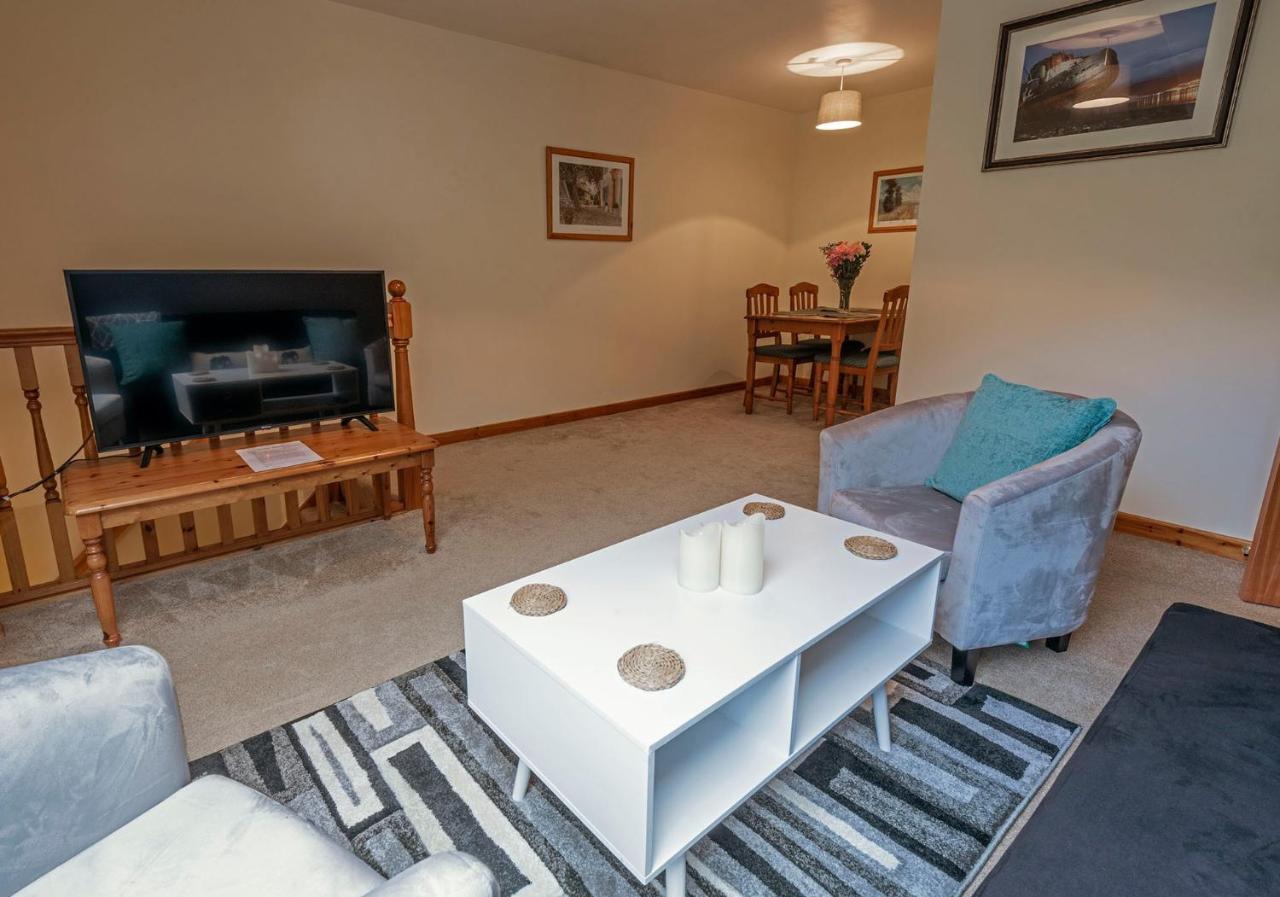 Stylish 2 Bedroom - 2 Miles Inverness City Centre ภายนอก รูปภาพ