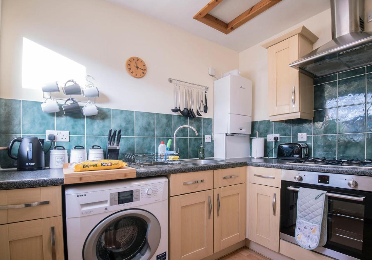 Stylish 2 Bedroom - 2 Miles Inverness City Centre ภายนอก รูปภาพ