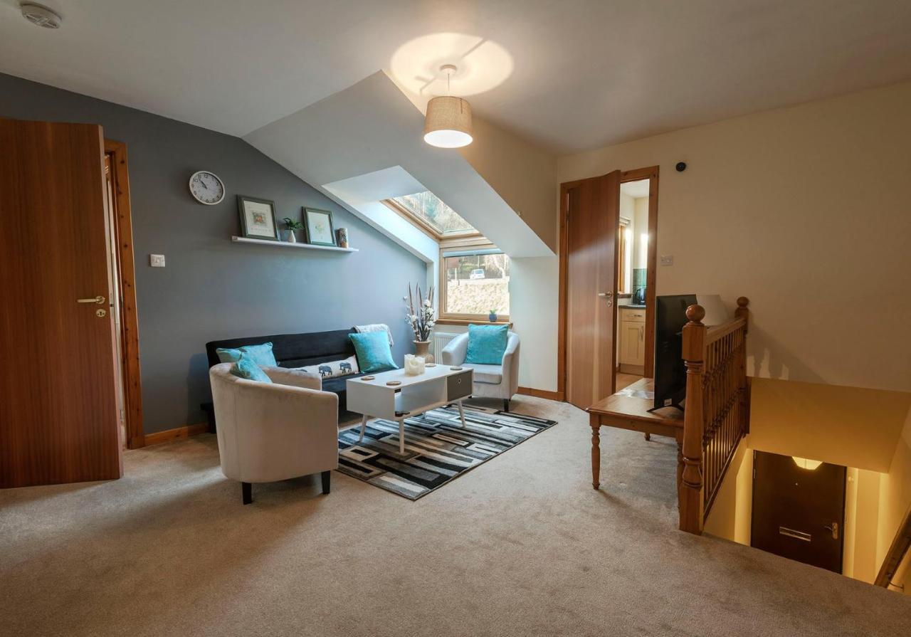 Stylish 2 Bedroom - 2 Miles Inverness City Centre ภายนอก รูปภาพ