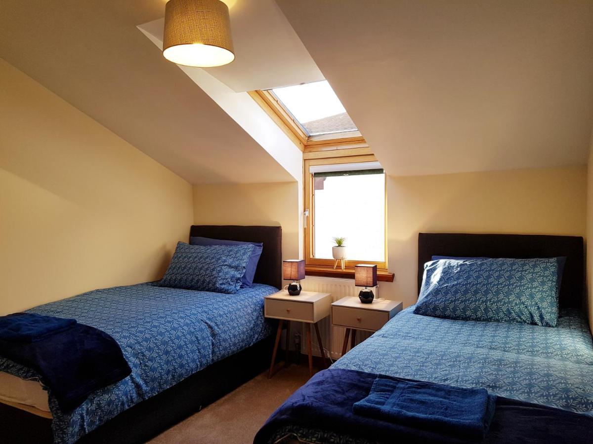 Stylish 2 Bedroom - 2 Miles Inverness City Centre ภายนอก รูปภาพ