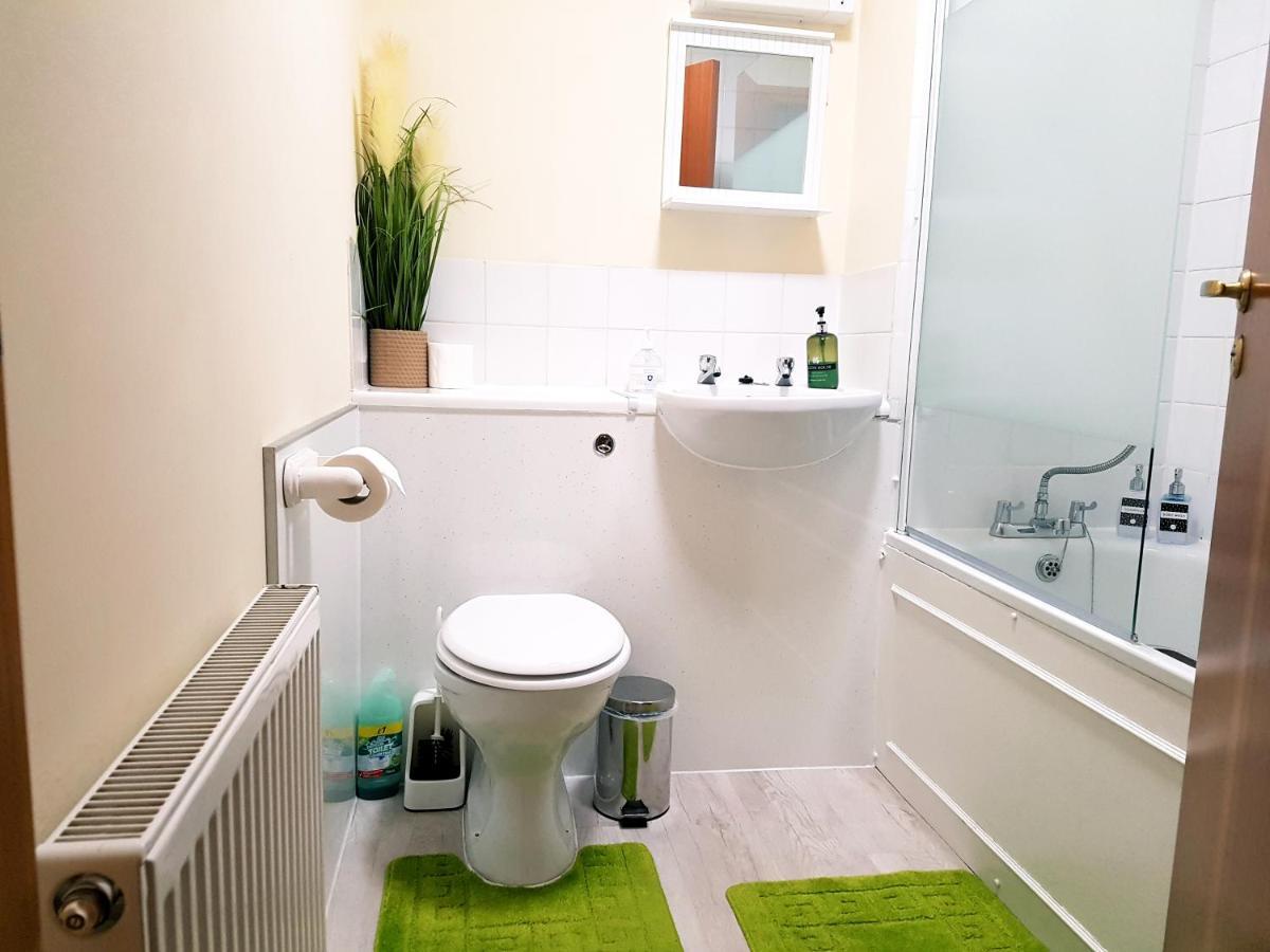 Stylish 2 Bedroom - 2 Miles Inverness City Centre ภายนอก รูปภาพ