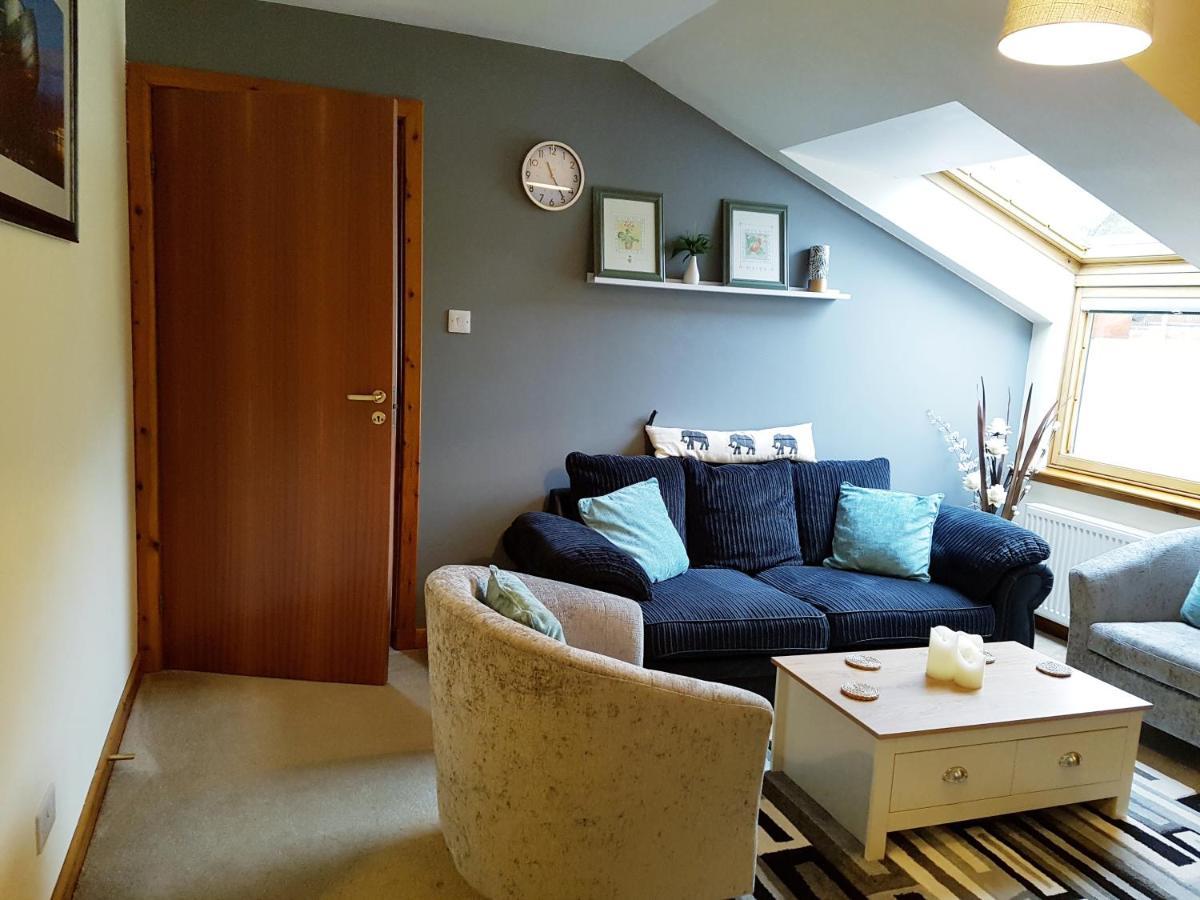 Stylish 2 Bedroom - 2 Miles Inverness City Centre ภายนอก รูปภาพ