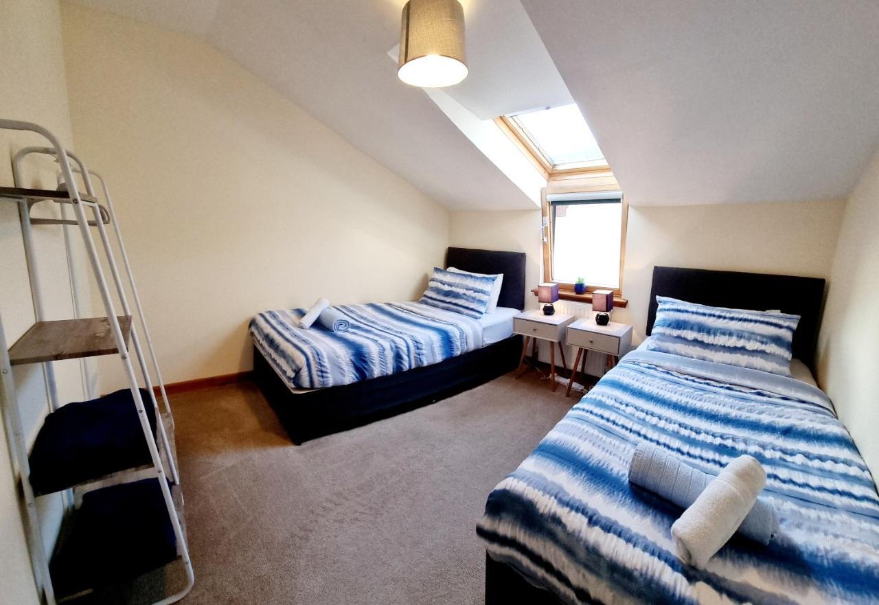 Stylish 2 Bedroom - 2 Miles Inverness City Centre ภายนอก รูปภาพ